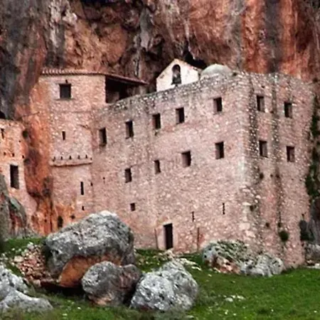 Traditional House Near Néa Epídavros