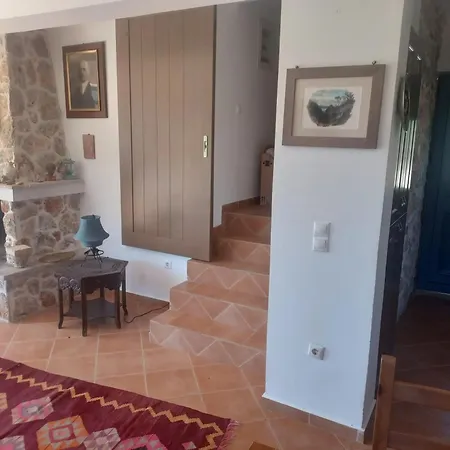 Traditional House Near Hotel Nea Epidavros