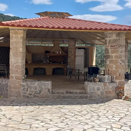 Hotel Traditional House Near