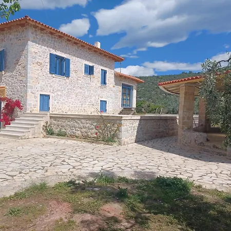 Traditional House Near Hotel Nea Epidavros